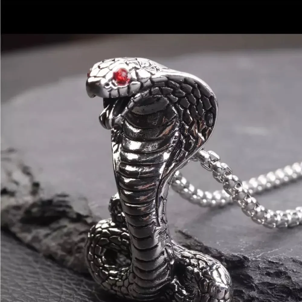 ‎RED EYED COBRA PENDANT